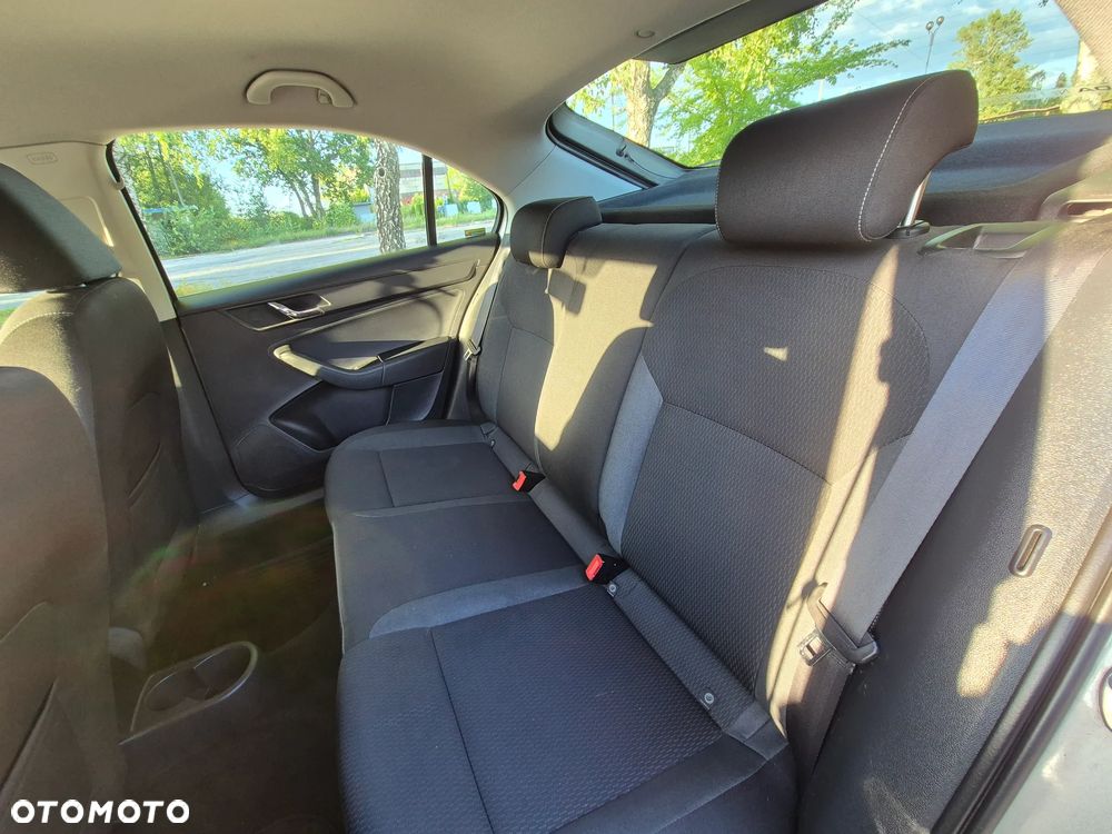 Skoda RAPID 1.6 TDI DPF Active - 17