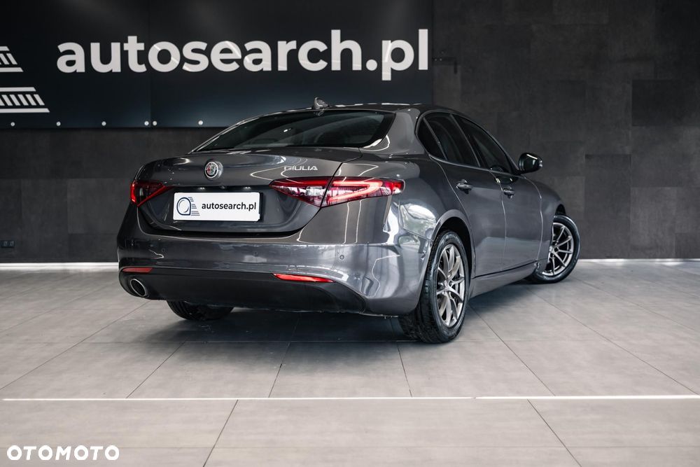 Alfa Romeo Giulia 2.0 Turbo - 5