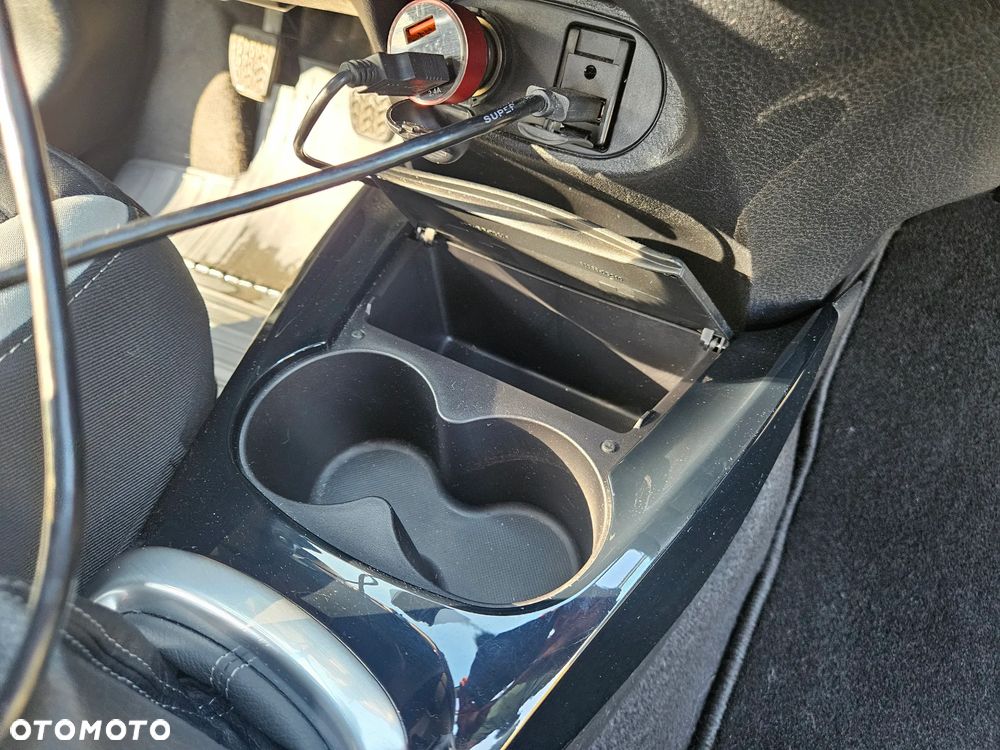 Toyota Yaris - 25
