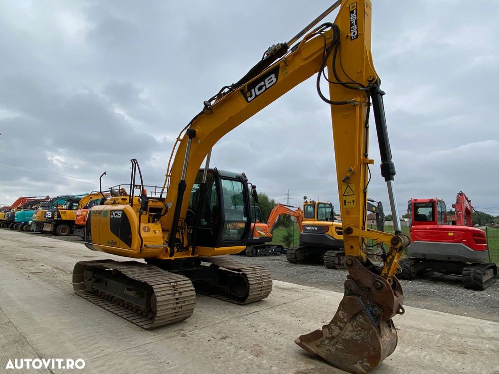 JCB JS130 Excavator - 10