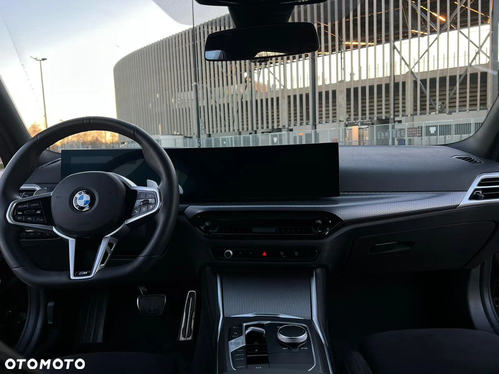 BMW Seria 3 330i xDrive M Sport - 25