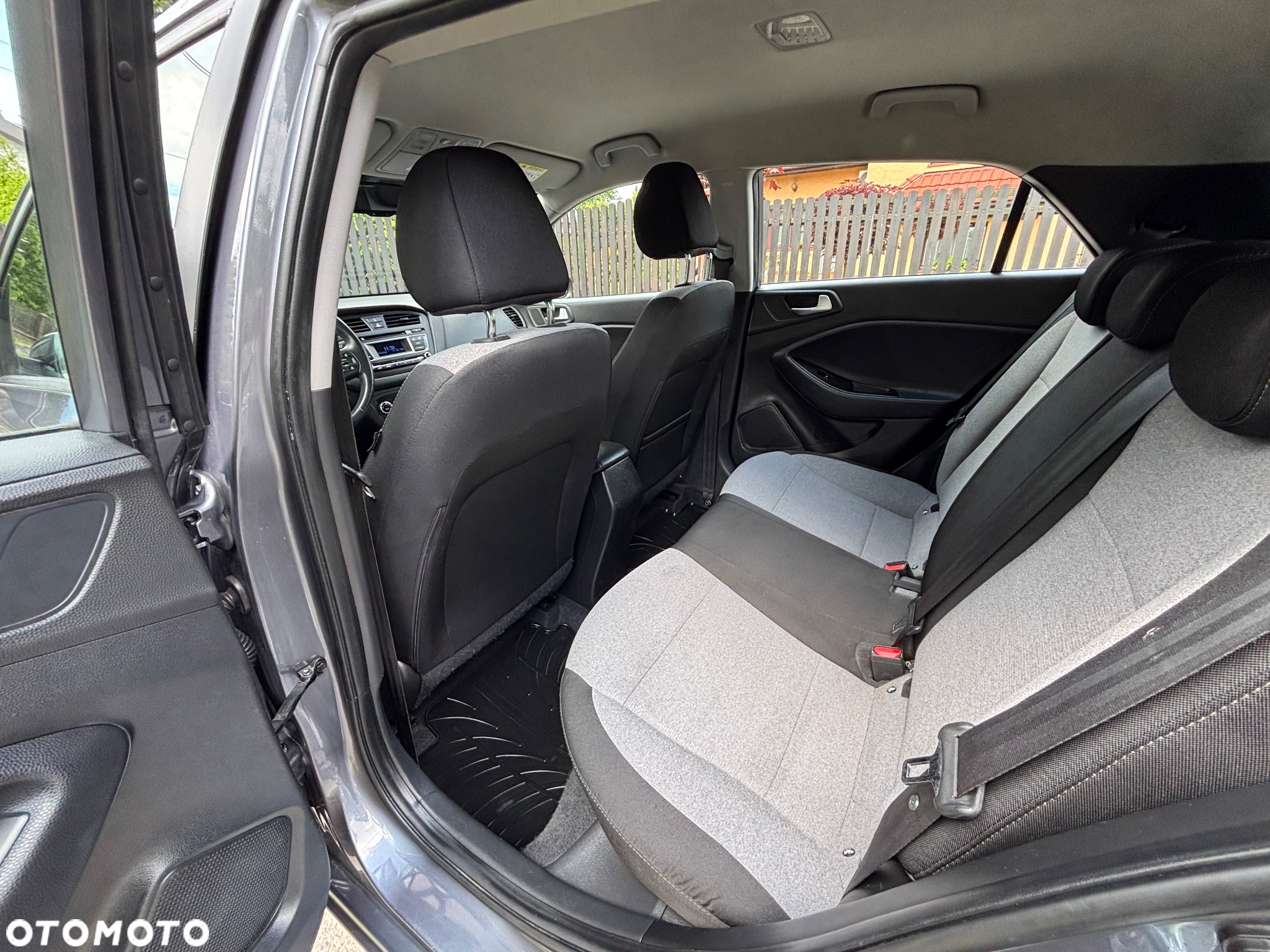 Hyundai i20 1.2 Intro Edition - 17