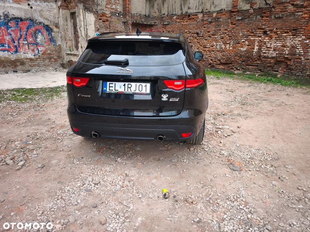 Jaguar F-Pace 2.0 i4D AWD R-Sport - 2