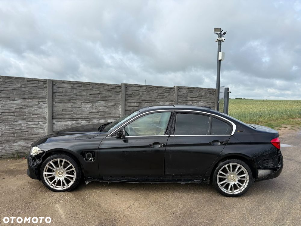 BMW Seria 3 330e iPerformance Sport Line - 32