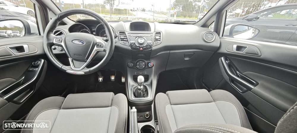 Ford Fiesta 1.6 T ST - 30