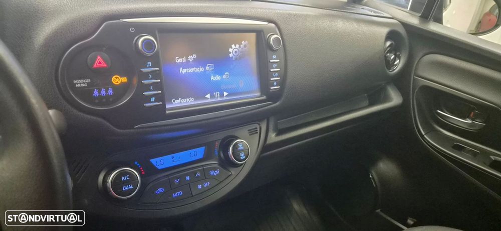 Toyota Yaris 1.5 HSD Comfort+P.Style - 25