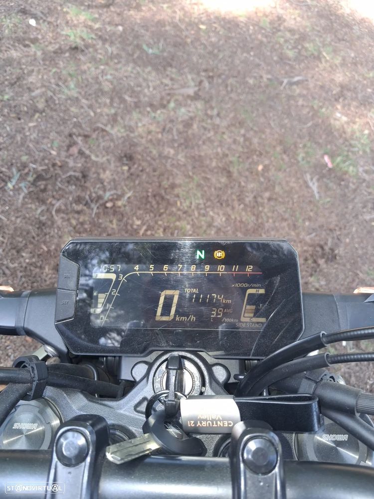 Honda CB 300 - 2