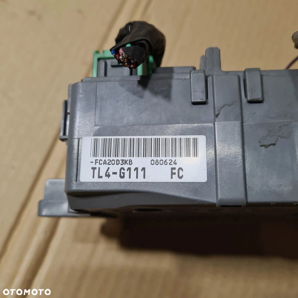 HONDA ACCORD VIII SKRZYNKA BEZPIECZNIKÓW EU - 4