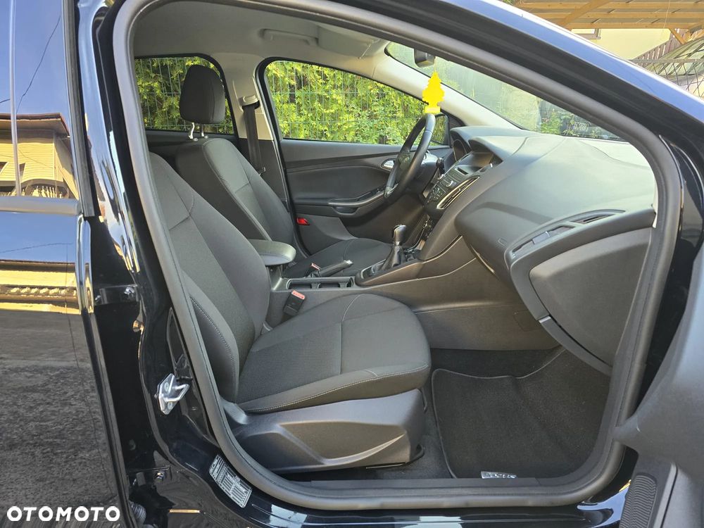 Ford Focus ver-1-0-ecoboost-trend-edition - 32