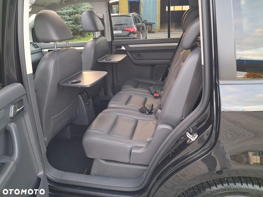 Volkswagen Touran 2.0 TDI Highline DSG - 28