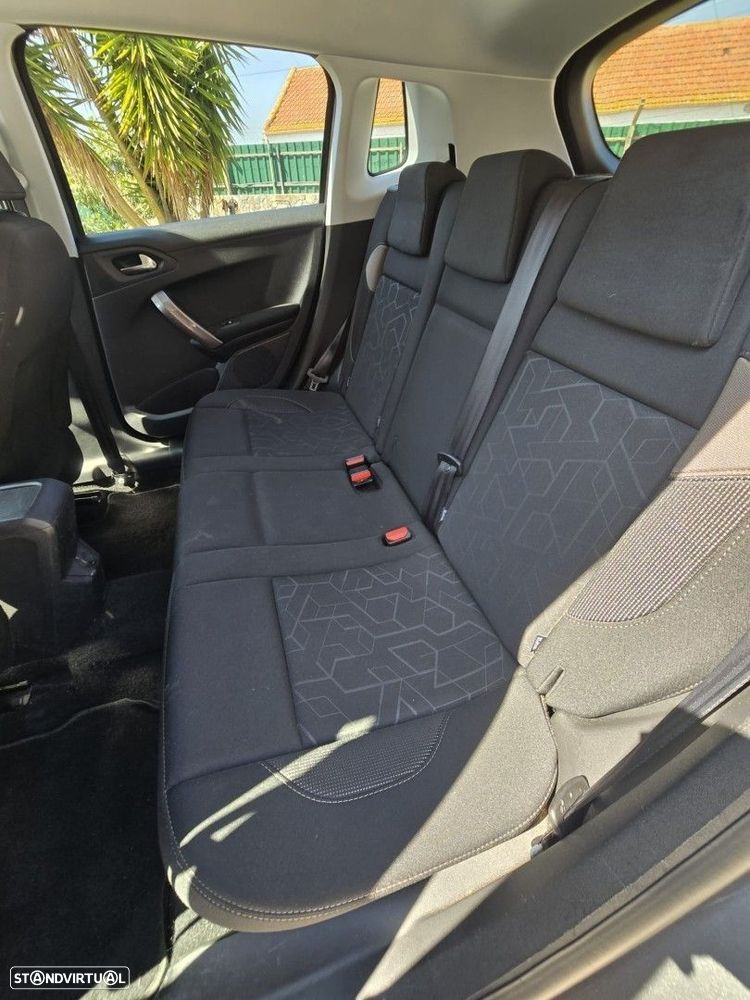 Peugeot 2008 1.2 PureTech Style - 10