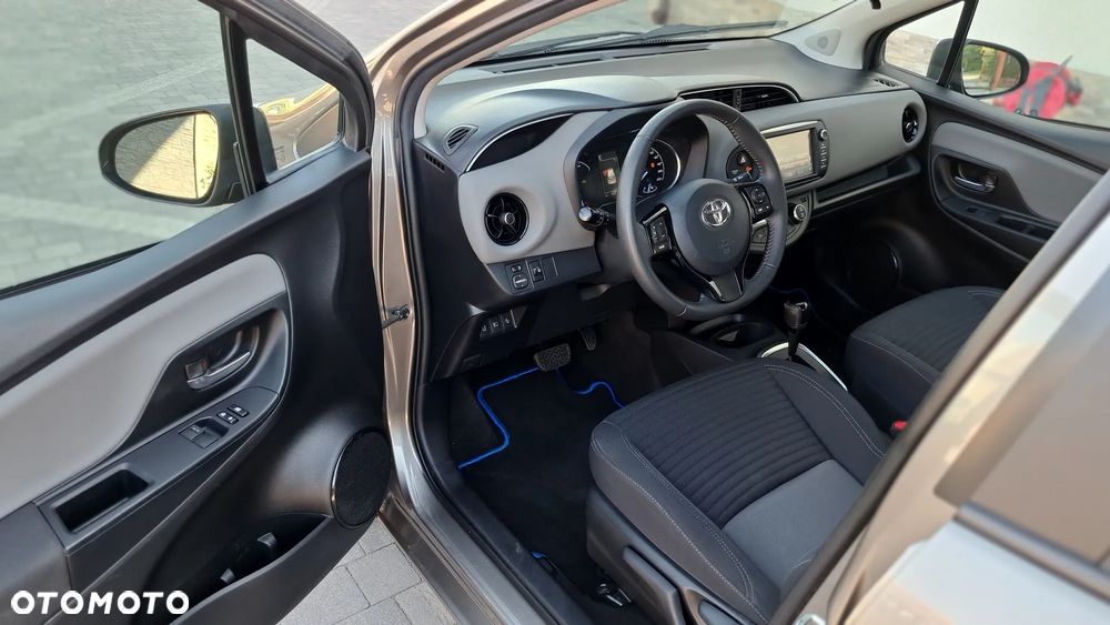 Toyota Yaris 1.5 VVT-i Lounge - 13