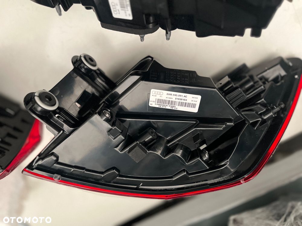 AUDI A4 B9 LIFT KOMBI KOMPLET LAMP TYLNYCH  EU MATRIX - 12