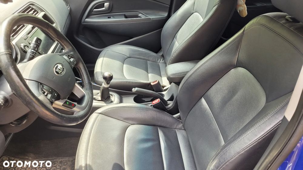 Kia Rio 1.2 Dream Team Edition - 12