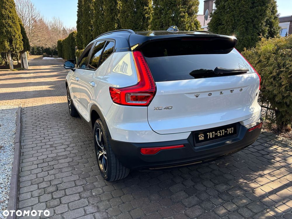 Volvo XC 40 D3 SCR R-Design - 4