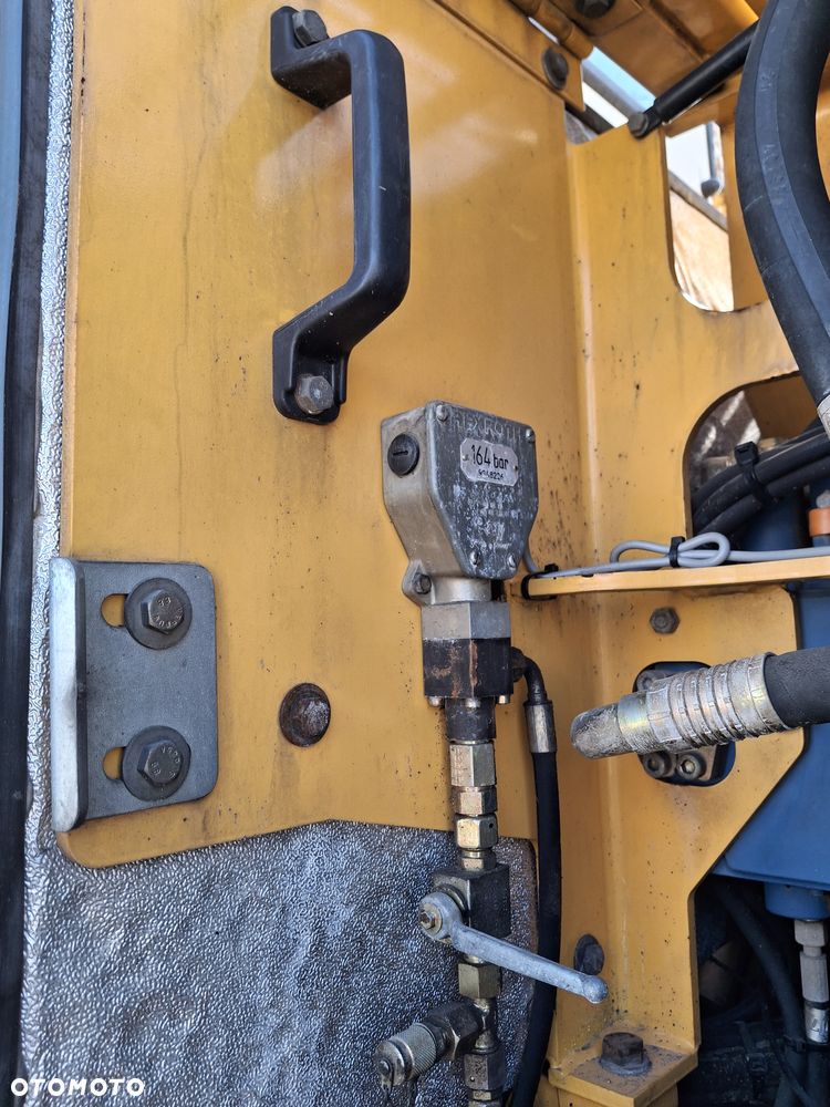 Liebherr A312 CAT JCB - 18