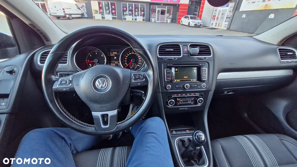 Volkswagen Golf 1.6 TDI DPF MATCH - 9