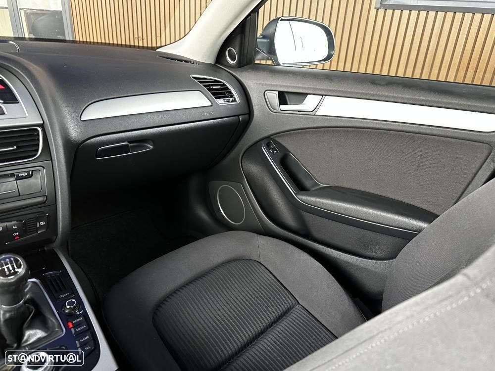 Audi A4 2.0 TDI Advance - 31