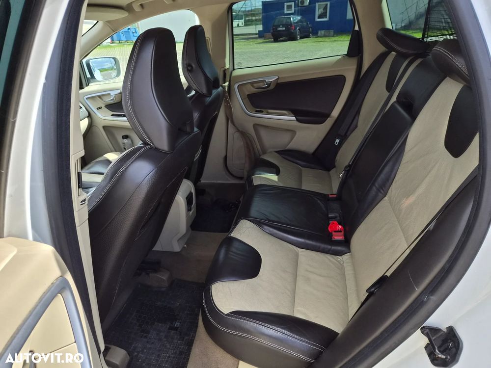 Volvo XC 60 - 4