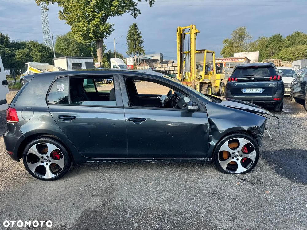 Volkswagen Golf VI 2.0 TSI GTI - 35