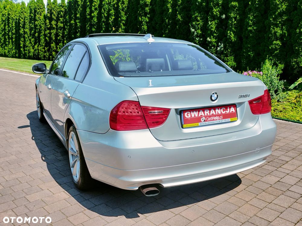 BMW Seria 3 318i Edition Exclusive - 9