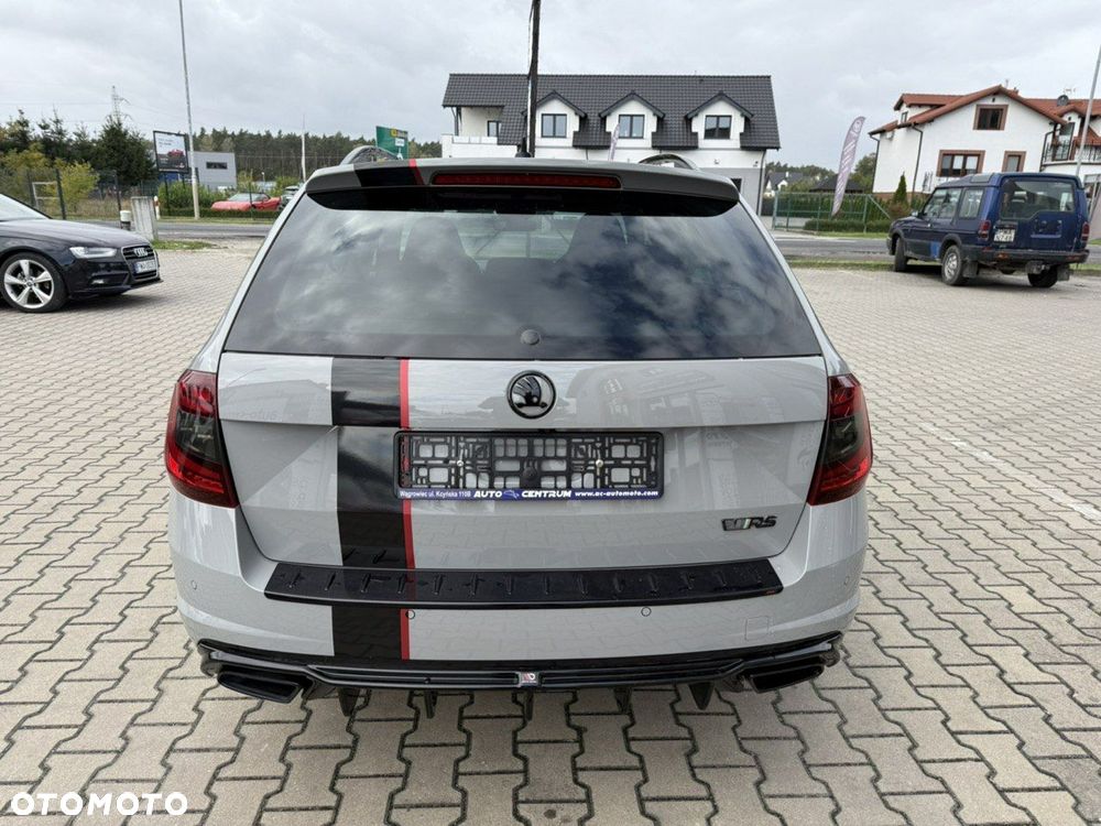 Skoda Octavia Combi 2.0 TDI DSG RS - 7