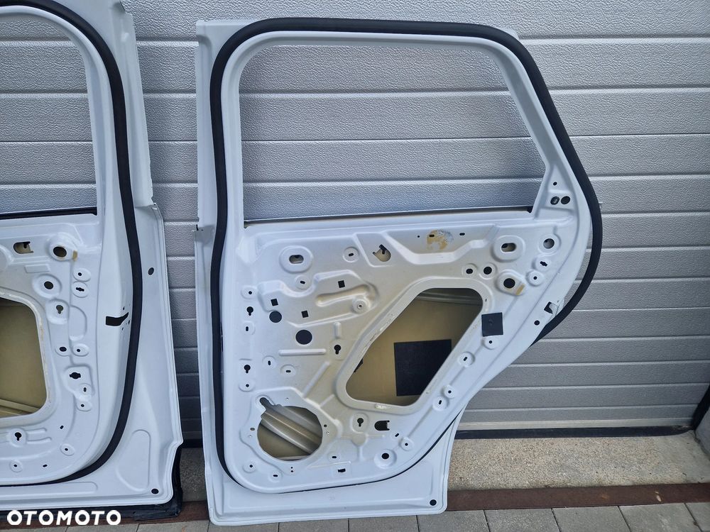 DRZWI PRZEDNIE PRAWE + TYLNE PRAWE PEUGEOT 3008 III 5008 III 2023-- - 10