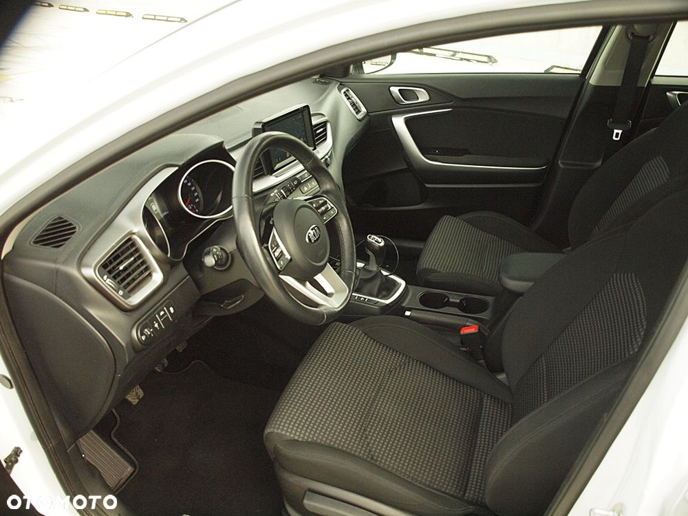 Kia Ceed 1.4 Vision - 17