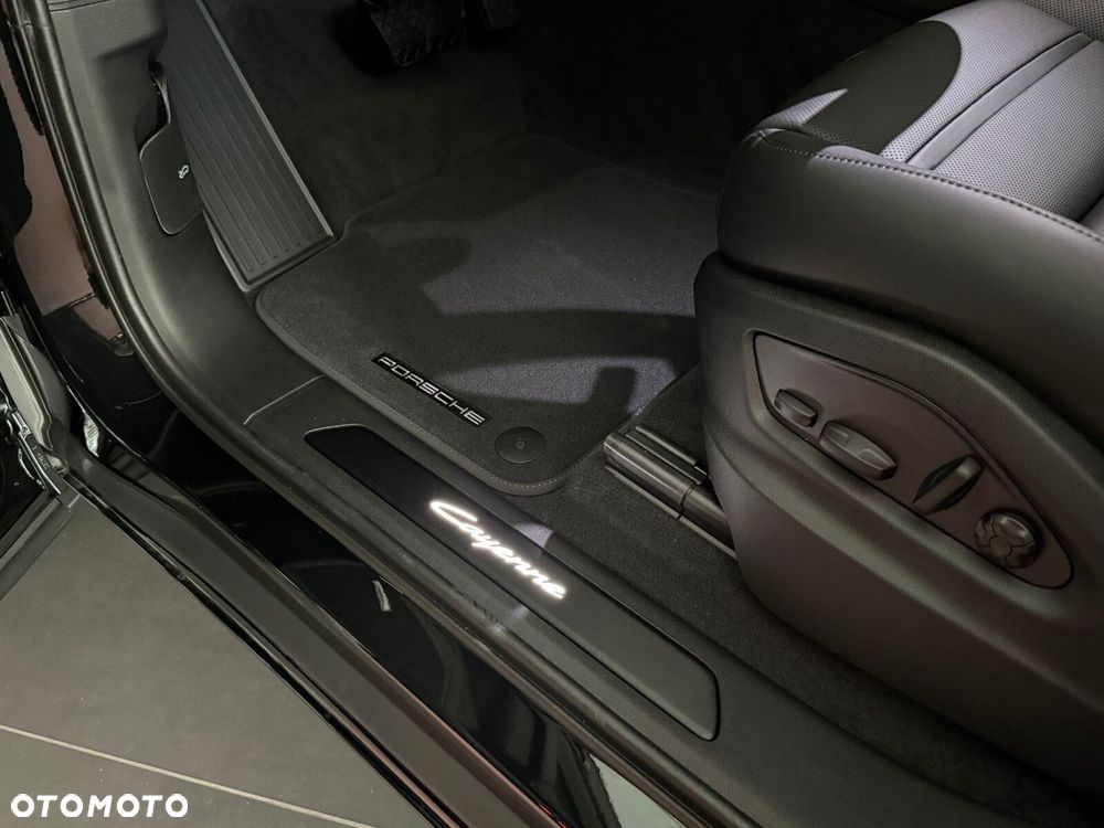 Porsche Cayenne - 20