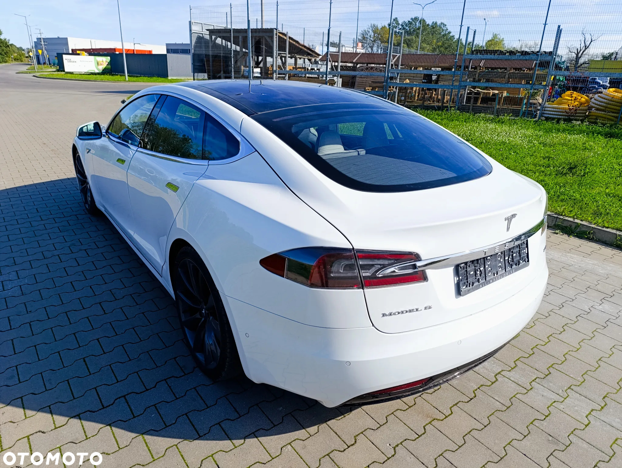 Tesla Model S Long Range Plus - 6