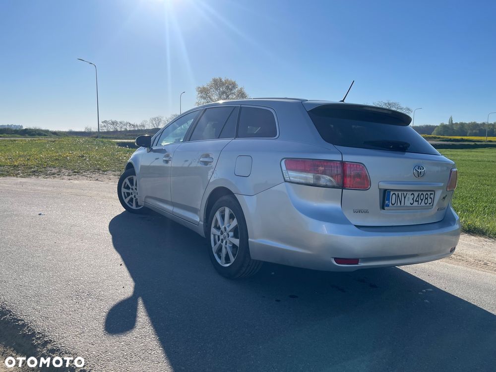 Toyota Avensis 2.0 D-4D Luna - 5