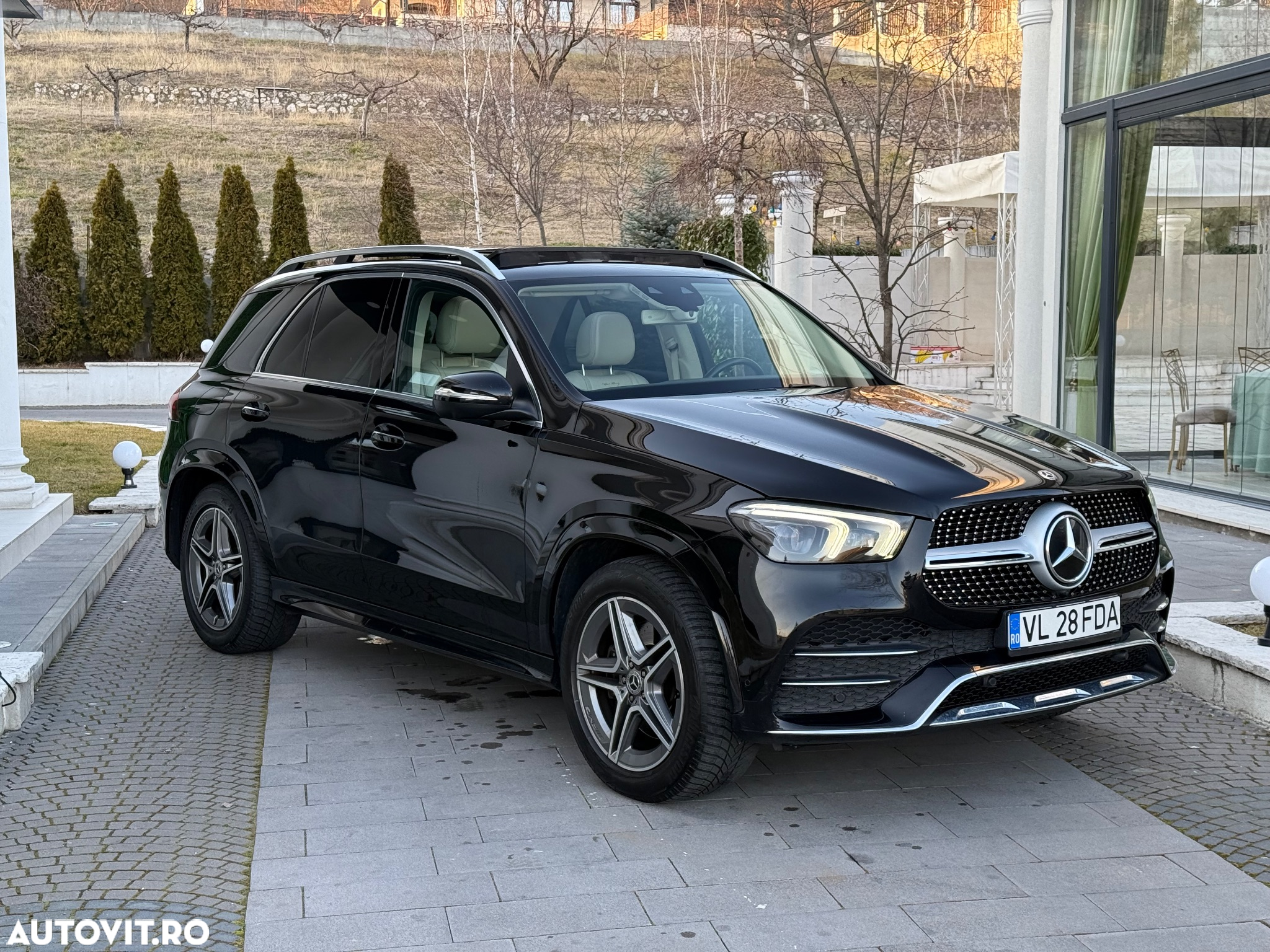 Mercedes-Benz GLE 300 d 4MATIC - 2