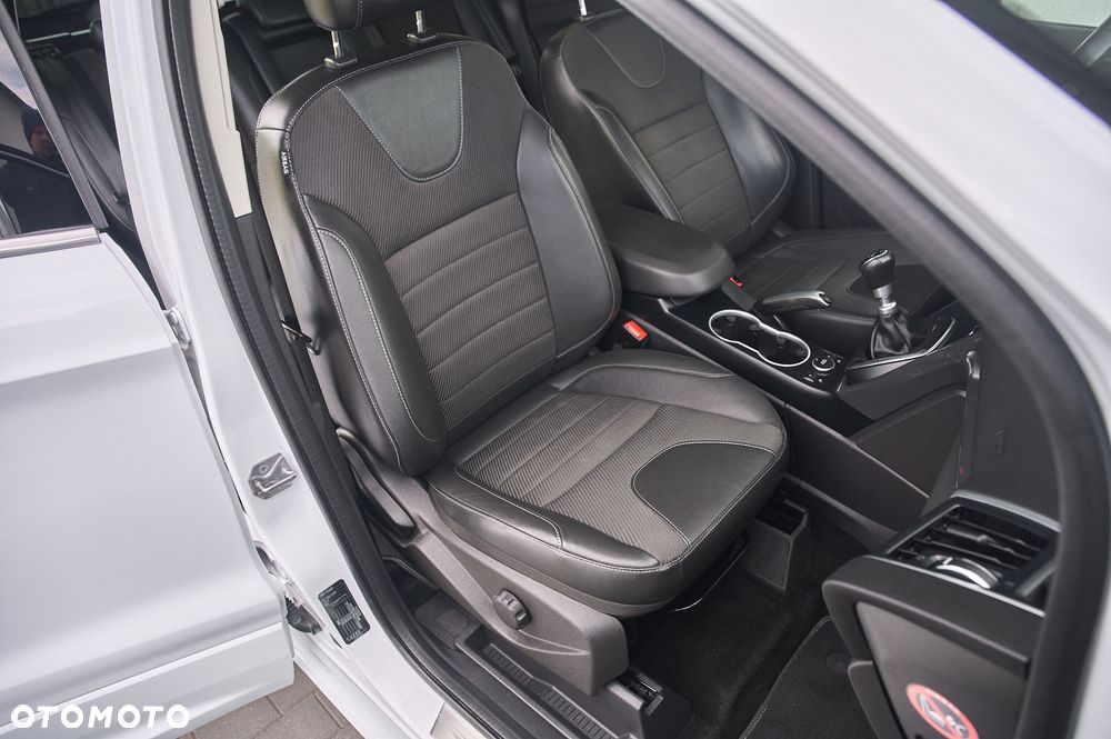 Ford Kuga 2.0 TDCi 2x4 Individual - 26