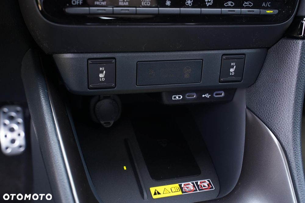 Toyota Yaris Hybrid 1.5 GR Sport - 18