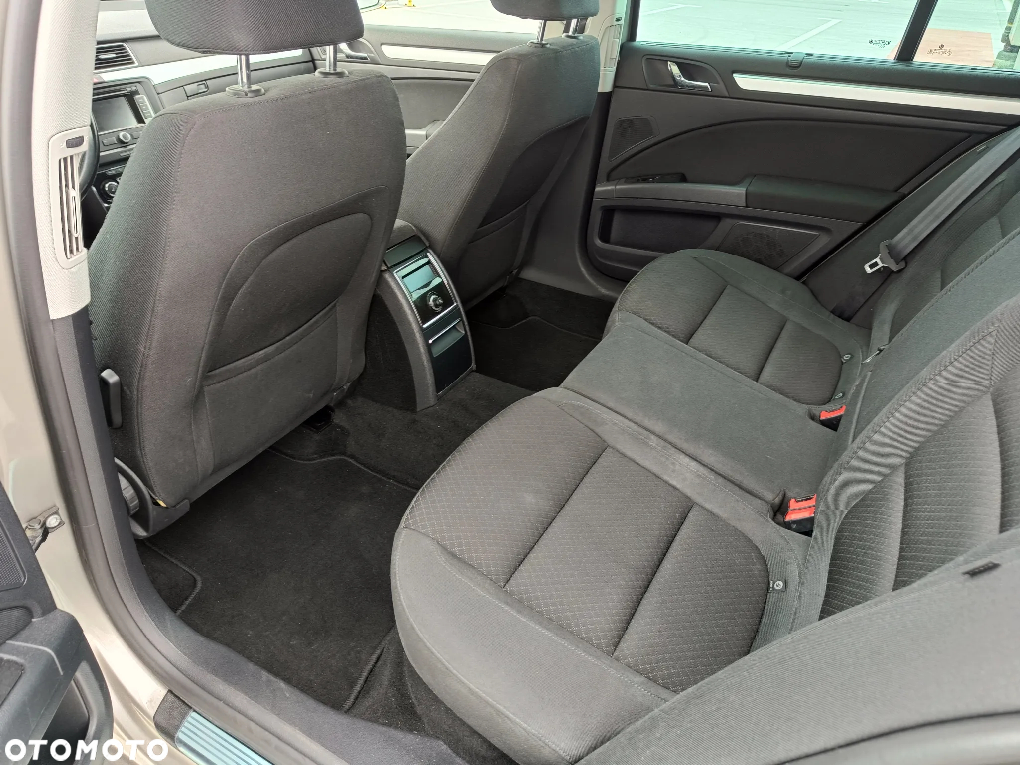 Skoda Superb 2.0 TDI Ambition DSG - 15