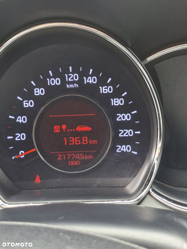 Kia Ceed - 8
