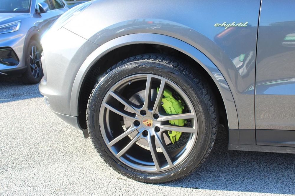 Porsche Cayenne Coupé E-Hybrid - 6
