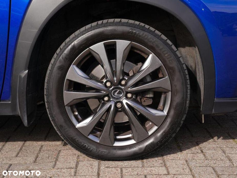 Lexus UX - 14