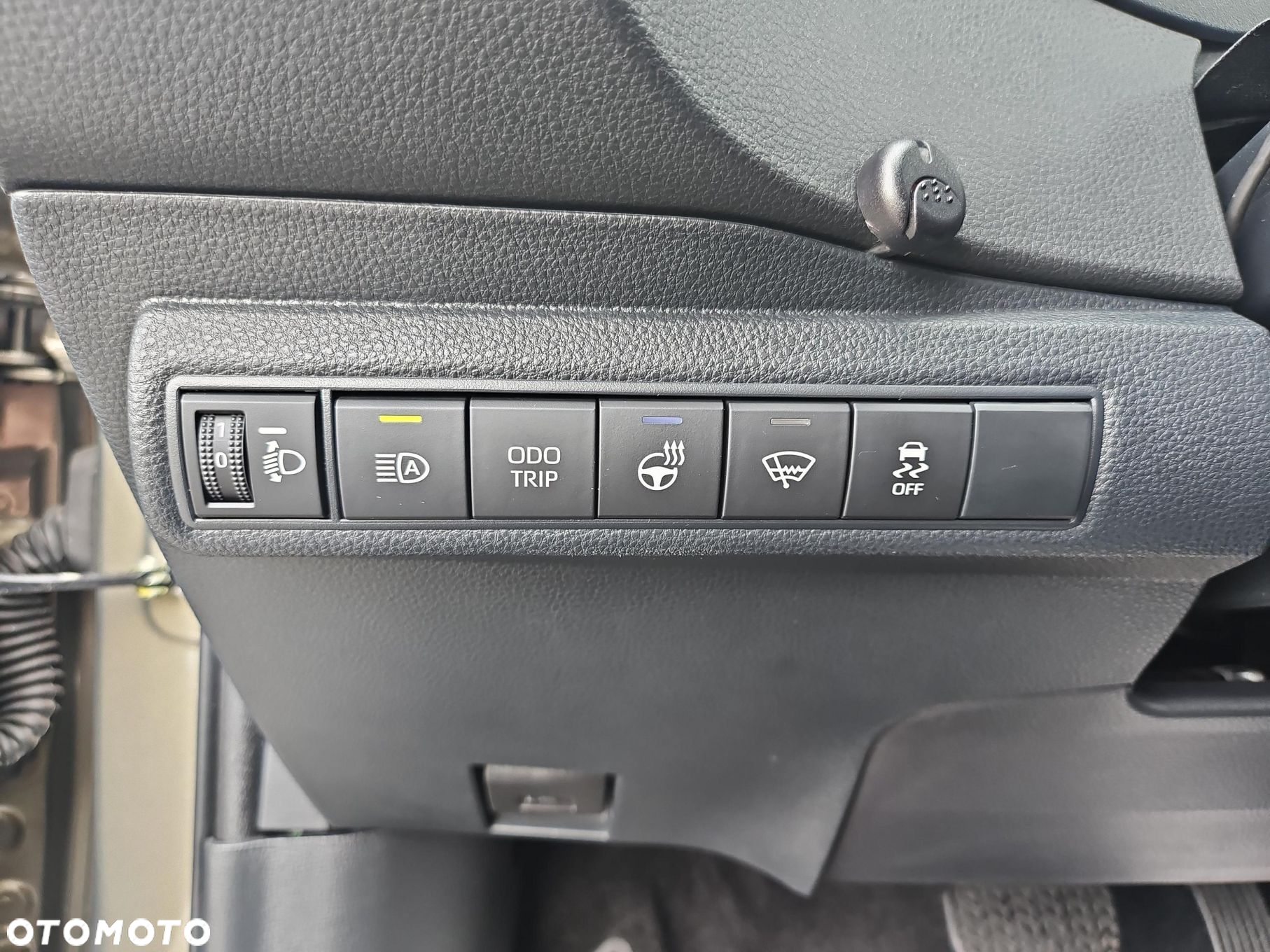 Toyota Corolla 1.8 Hybrid Style - 24