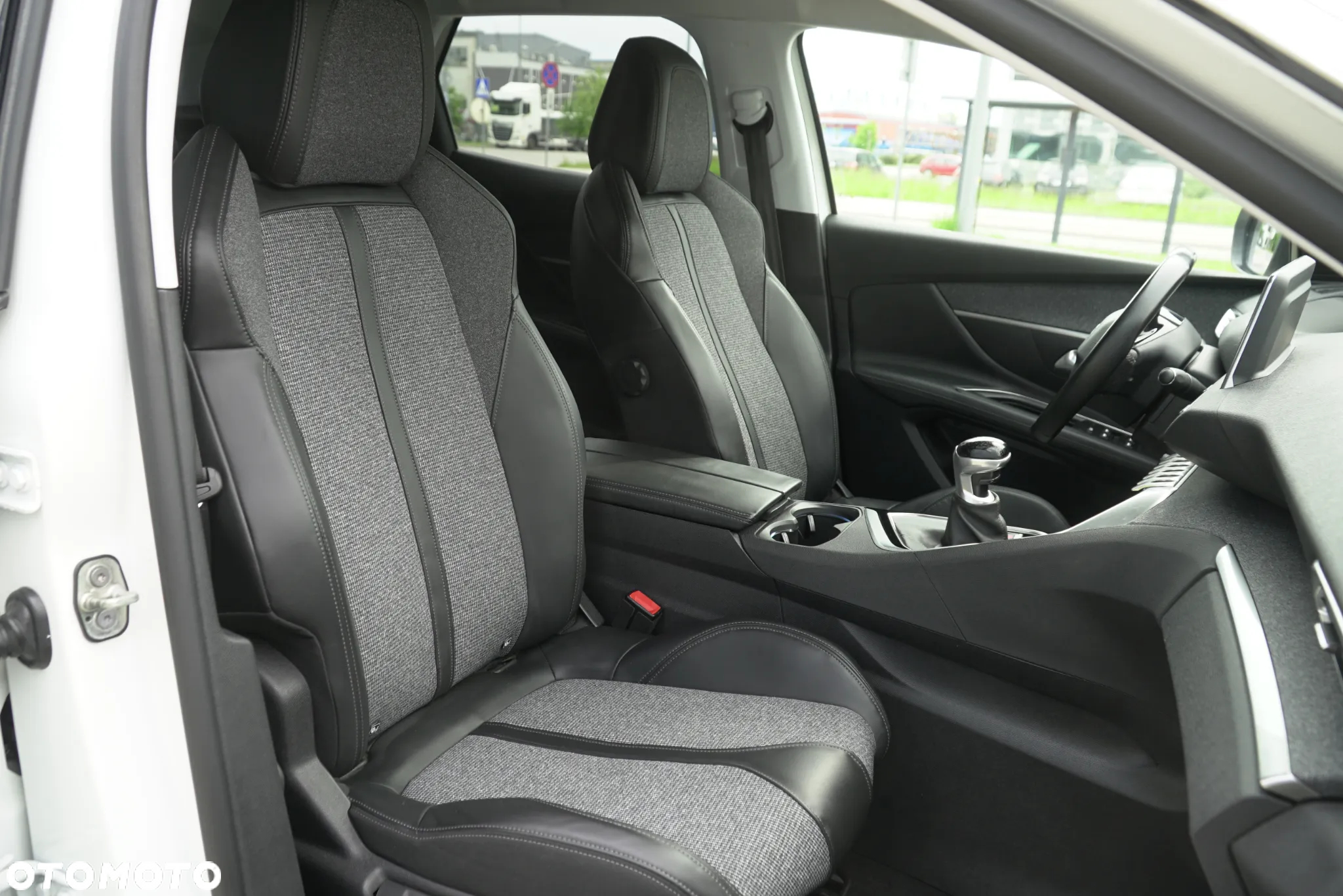 Peugeot 3008 1.5 BlueHDi Active Pack S&S - 19