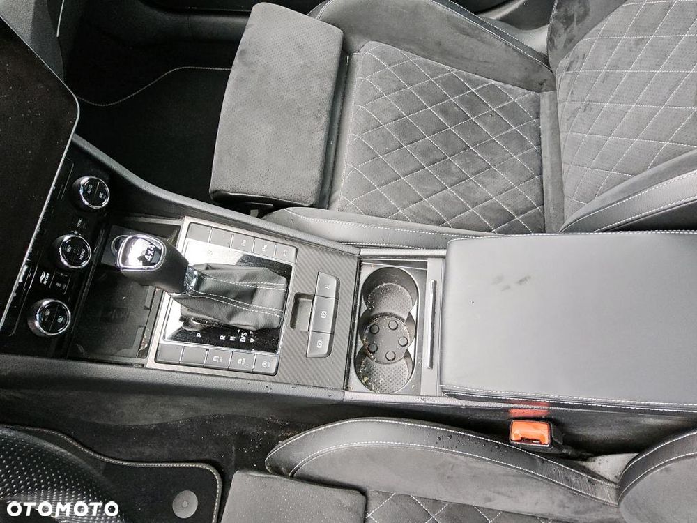 Skoda Superb 2.0 TSI 4x4 DSG Sportline - 9
