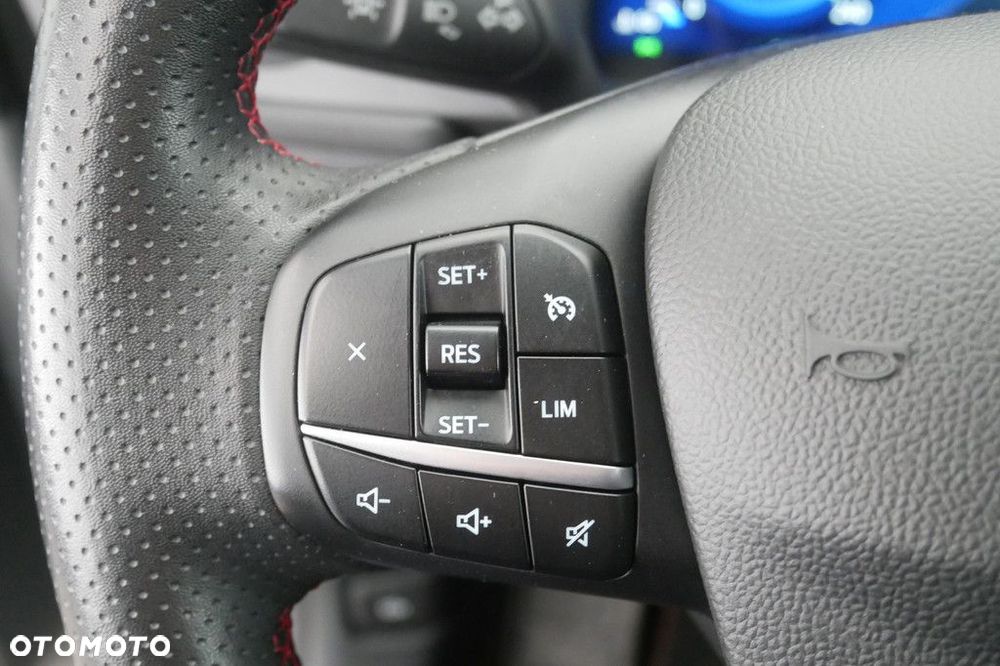 Ford Kuga - 28