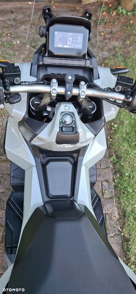 Honda ADV350 - 5