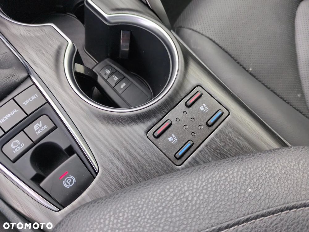 Toyota Camry 2.5 Hybrid Executive CVT - 16