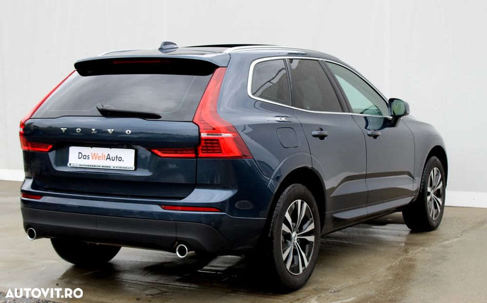 Volvo XC 60 B4 MHEV AT8 FWD Momentum Pro - 2