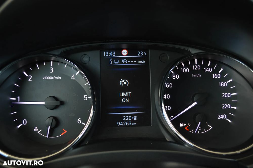 Nissan Qashqai 1.6 DCI DPF Start/Stop tekna - 24
