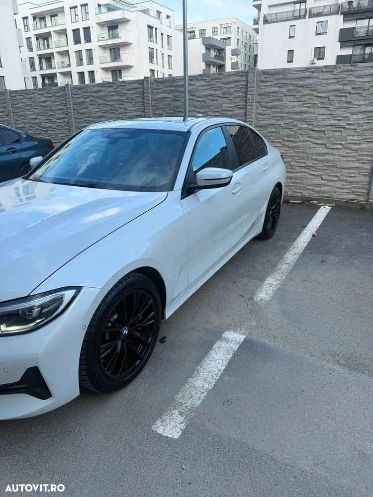 BMW Seria 3 330i AT - 2