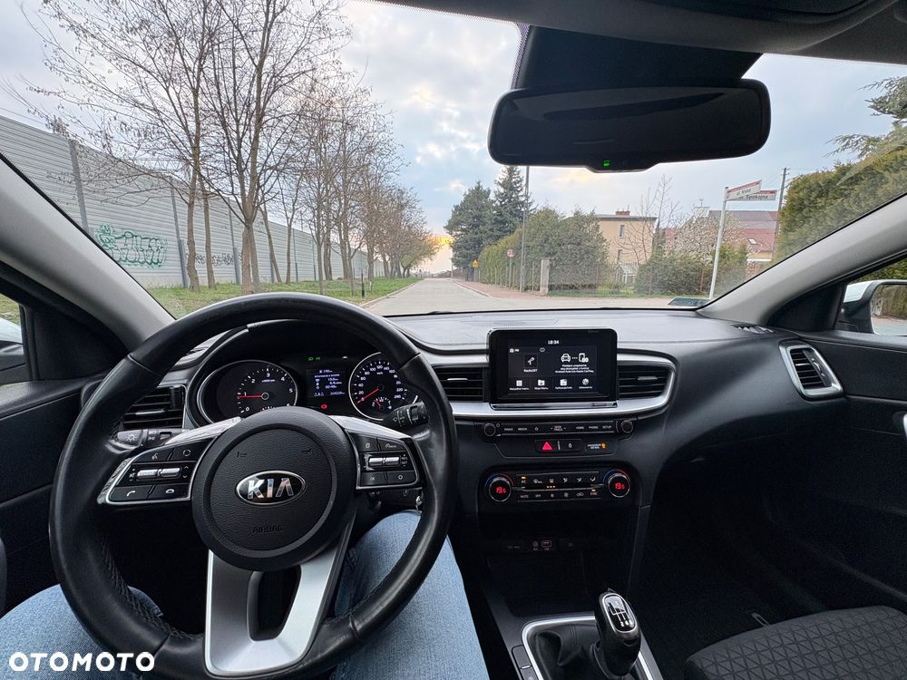 Kia Ceed 1.6 CRDi mHEV M - 17