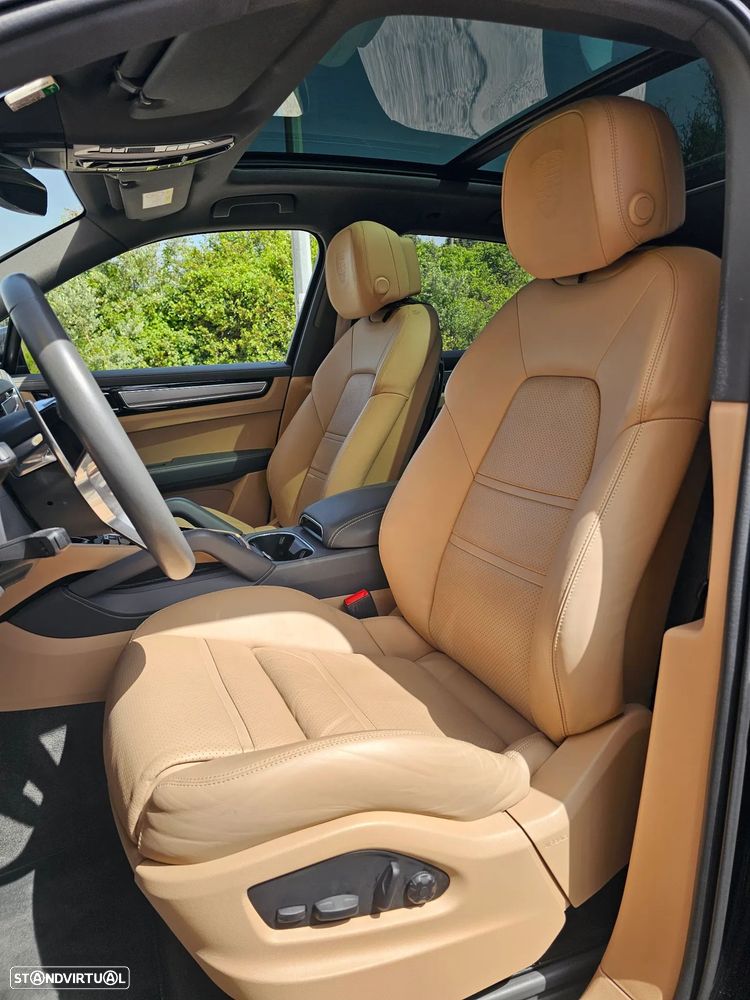 Porsche Cayenne - 6