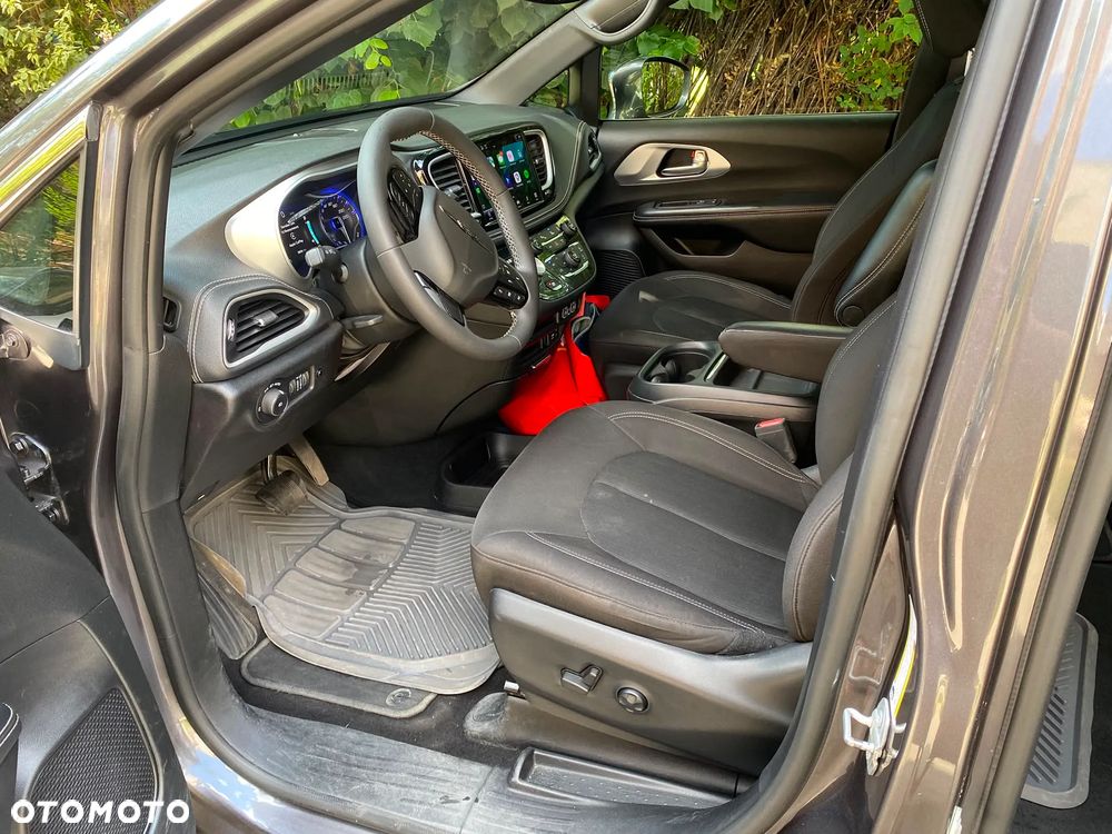 Chrysler Pacifica - 17